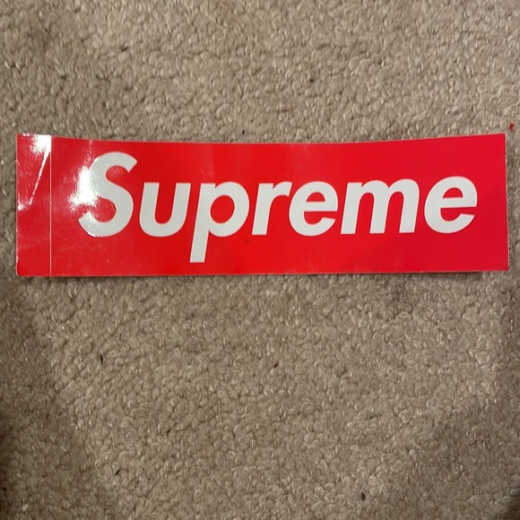 2 real Supreme Stickers - Picture 2 of 3